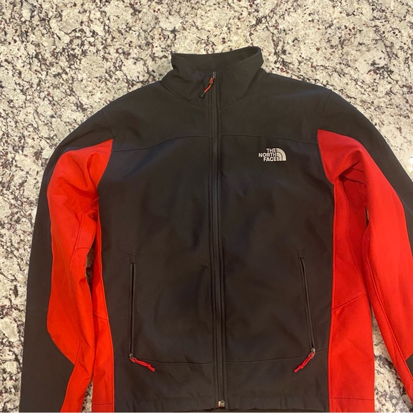 The North Face Men's Performance Jacket in Black and Red - Picture 1 of 9